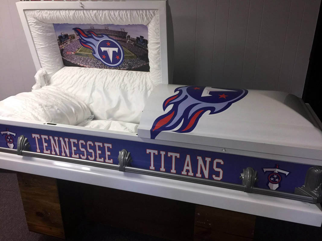 Tennessee Titans fan casket 1